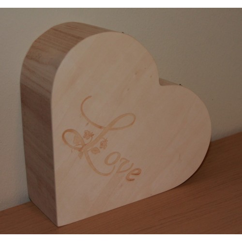 Boite en bois forme coeur